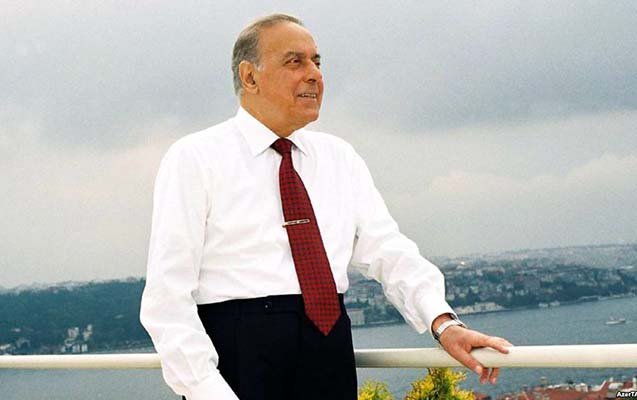 15 iyun milli qurtuluş günü- tənəzzüldən yüksəlişə  