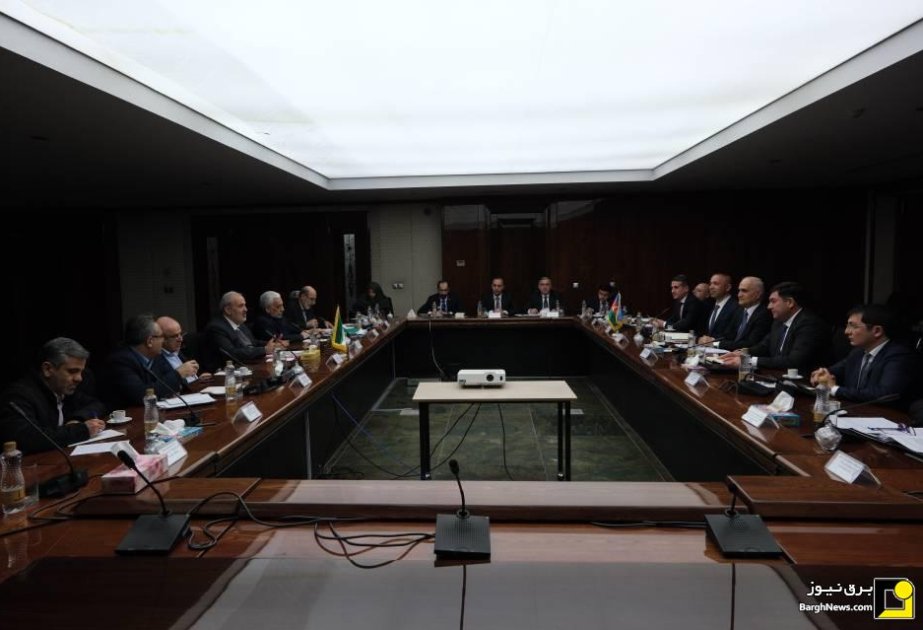 azərbaycan rusiya ilə iran arasında baş tutacaq enerji mübadiləsində tranzit rolu oynaya bilər