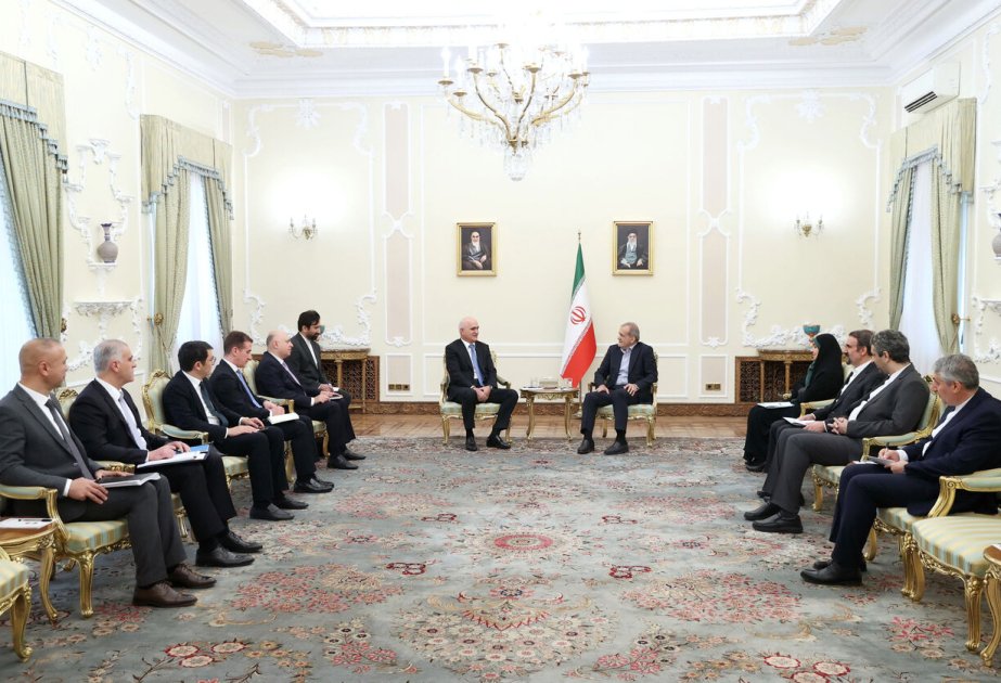 iran prezidenti məsud pezeşkian baş nazirin müavini şahin mustafayevin rəhbərlik etdiyi nümayəndə heyəti ilə görüşüb.