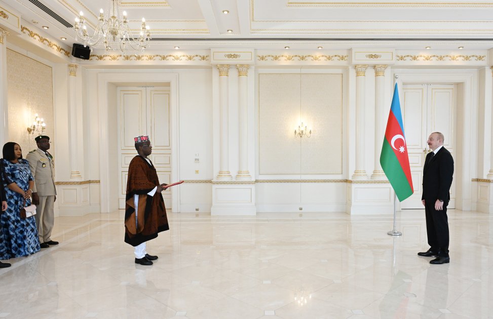 prezident ilham əliyev qvineyanın ölkəmizdə yeni təyin olunmuş səfirinin etimadnaməsini qəbul edib