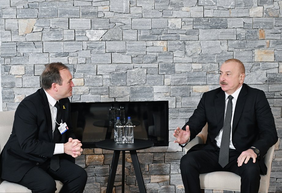 prezident ilham əliyev davosda abş-ın xristian liderlər konqresinin rəhbəri ilə görüşüb.