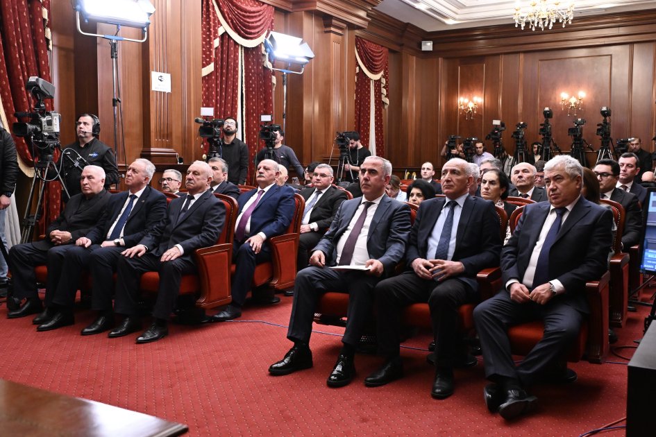 mərkəzi seçki komissiyası bələdiyyə seçkilərinin ilkin nəticələrini açıqlayıb
