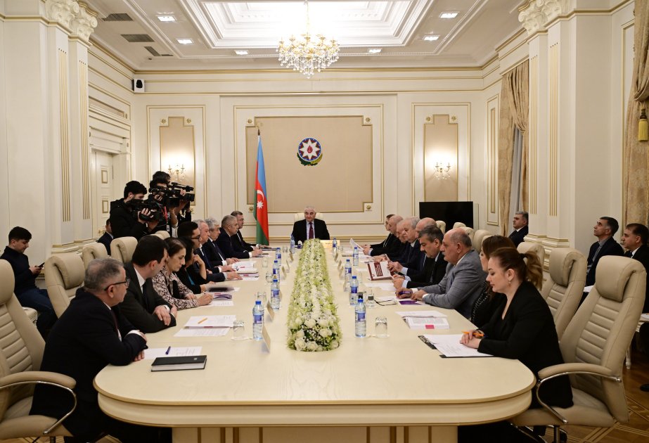 mərkəzi seçki komissiyasının növbəti iclası keçirilib