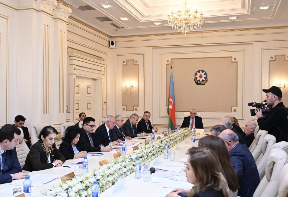 mərkəzi seçki komissiyasının iclası keçirilib