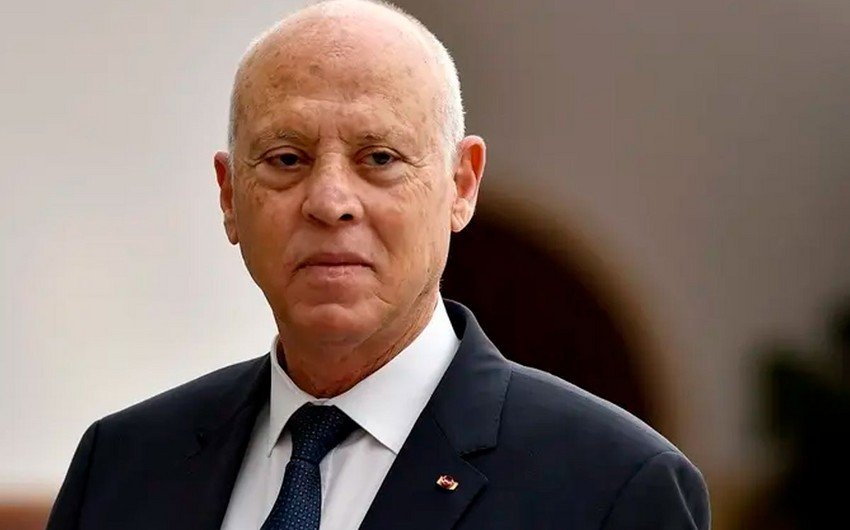 tunis prezidenti iqtisadi və miqrasiya böhranı fonunda baş naziri dəyişib