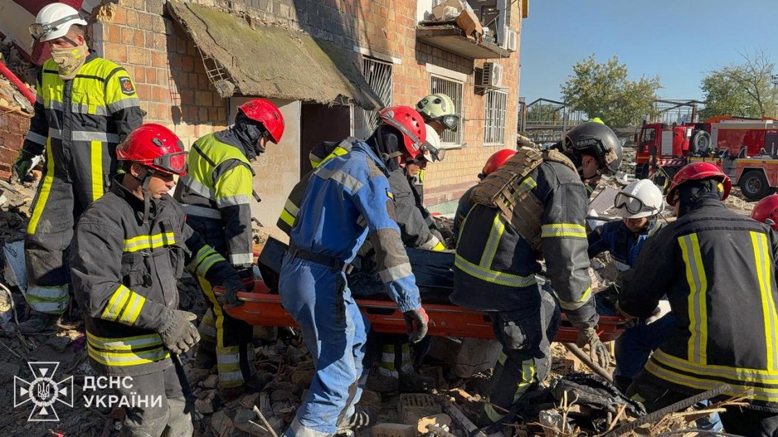 kiyevə endirilən hava zərbələri nəticəsində ölənlərin sayı 14-ə çatıb, 38 yaralı var