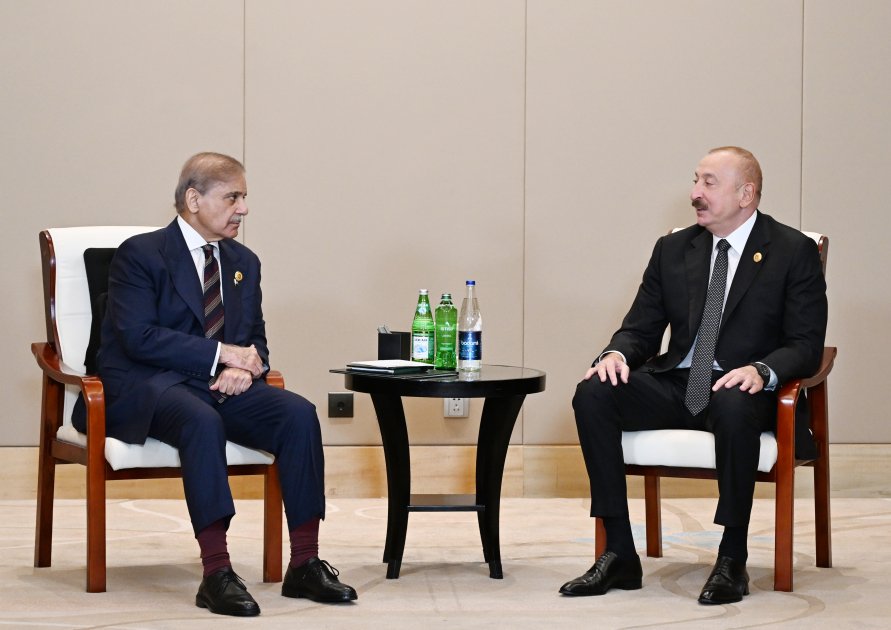 prezident ilham əliyevin ermənistanın baş naziri nikol paşinyan ilə görüşü olub