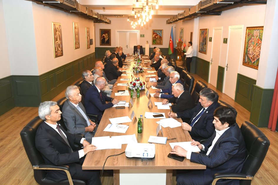 azərbaycan ağsaqqallar şurasının “qalib liderimizin diplomatik zəfəri regionda sülhün, sabitliyin zəmanətidir” mövzusunda iclası keçirilib