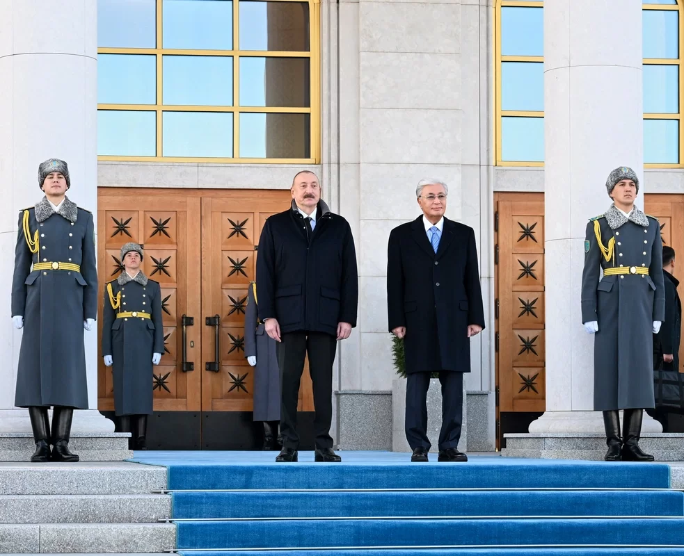 azərbaycan prezidenti ilham əliyev qazaxıstana dövlət səfərinə gedib