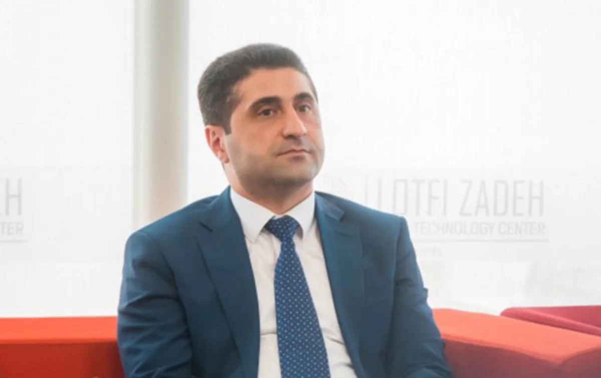 icra başçısından yeni təyinatlar: sürücüsünü baş mütəxəssis təyin etdi