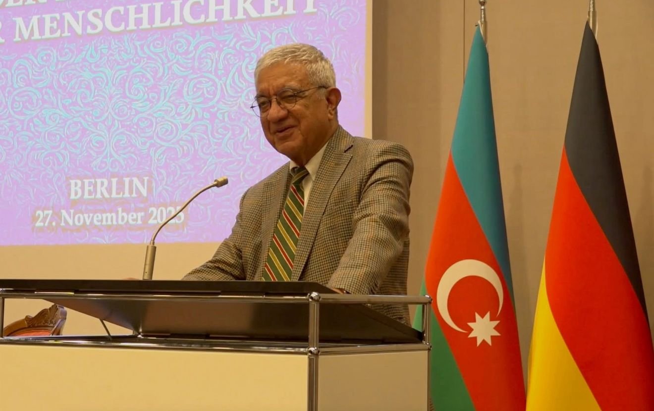 berlində mir cəlalın alman dilinə tərcümə edilmiş hekayələrindən ibarət kitabın təqdimatı olub