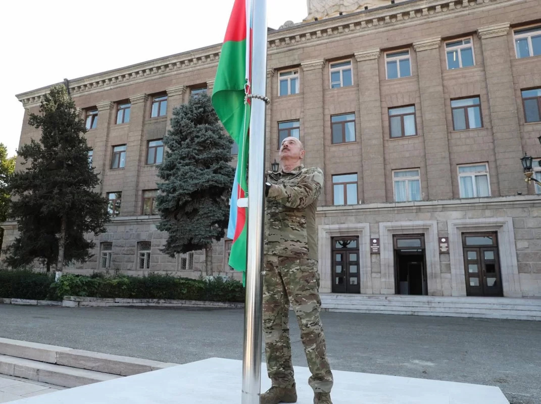ilham əliyev: "hər dəfə bayrağımız bir kəndə, şəhərə sancılanda mənim üçün azərbaycan məhz o torpaq idi"