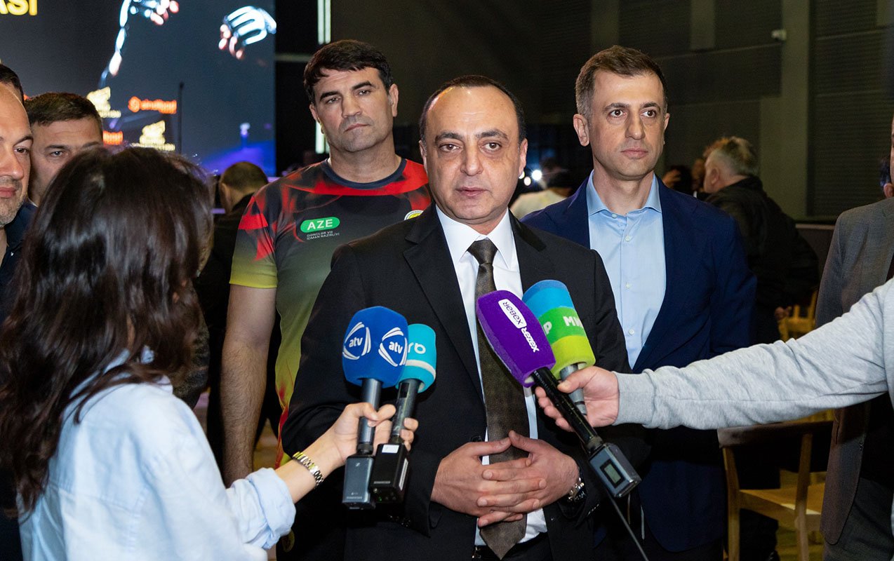 combat peşəkar döyüş liqasının rəsmi görüşü keçirildi - fotolar