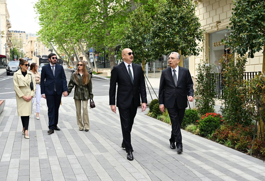 Prezidentlə ailəsi İslam Səfərli küçəsinin açılışında - Foto