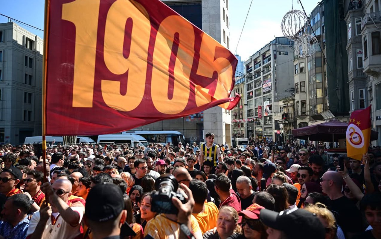 “sarı-qırmızılılar” 26-cı çempionluğu belə qeyd etdilər - fotolar