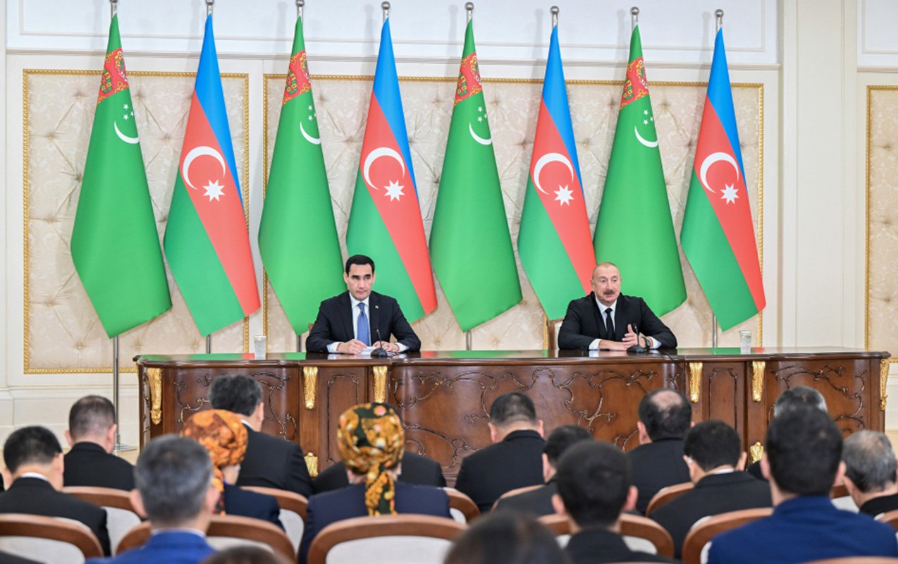 Prezidentlər mətbuata bəyanatlarla çıxış etdilər - Fotolar