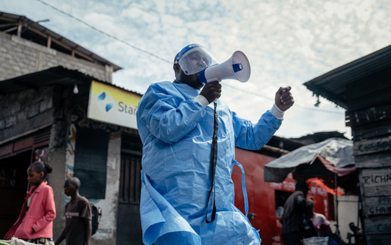 Ebola Afrika sərhədlərini aşdı