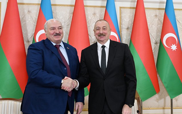 Əliyev Lukaşenkonu təbrik etdi