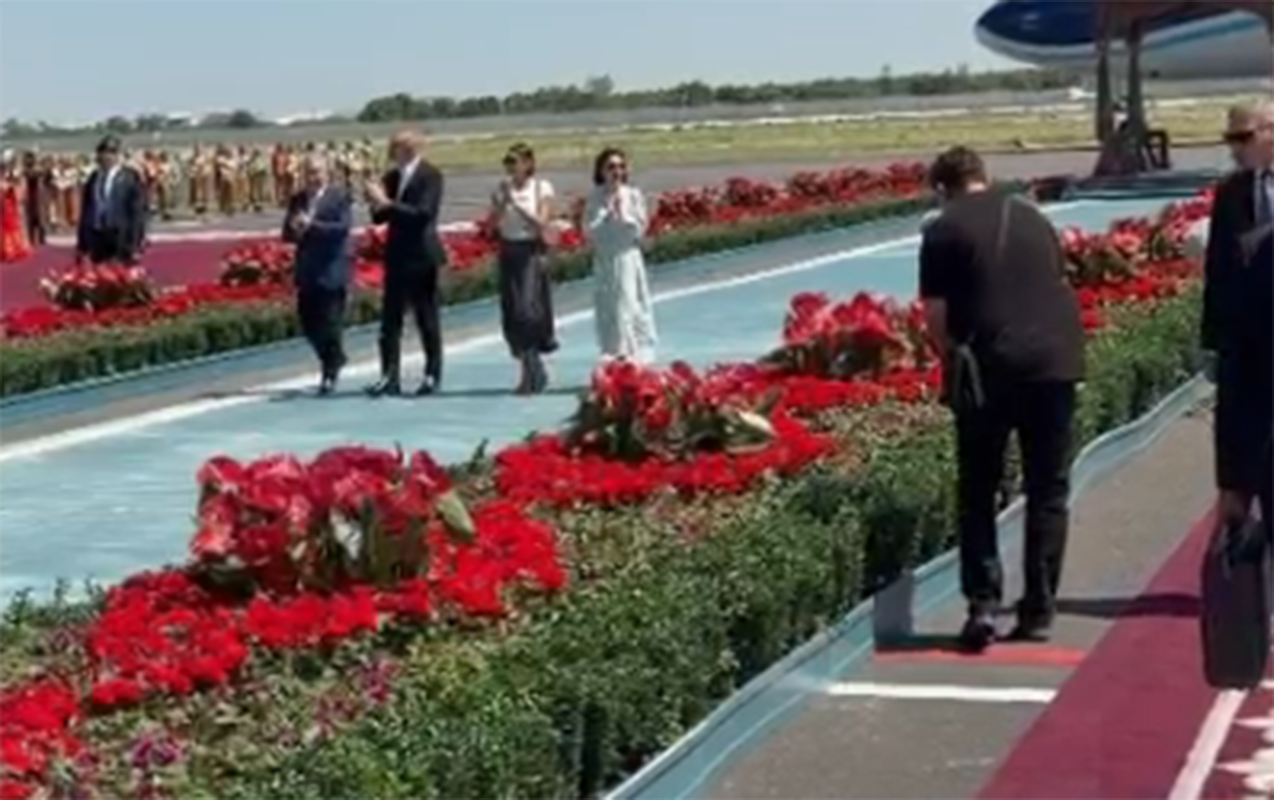 Prezidentlə xanımını alqışlarla qarşıladılar - Video - Yenilənib